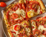 Foto del paso 3 de la receta: Pizza con base de coliflor en AirFryer