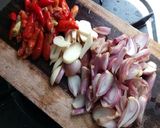 Foto langkah ke 3 dari resep Tumis Cumi Kacang Panjang.