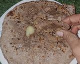 🌾 गहत की दाल से भरी हुई मांडवे (रागी) की रोटी ❤️ रेसिपी चरण 13 फोटो