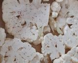Foto del paso 1 de la receta: Coliflor asada en láminas a la mostaza