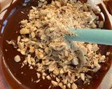 Foto langkah ke 3 dari resep Bolu Gulung Hazelnut Forrero Rocher.