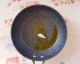 Foto del passaggio 2 della ricetta Crepes con funghi cardocelli