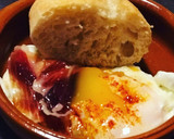 Foto del paso 3 de la receta: Tapa de huevo frito con un toque muy especial 🍳