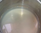 A picture of step 3 of Thai Tom Yum Goong Soup 冬陰功湯.