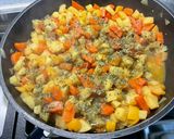 Une image de l'étape 15 de Panais, carottes et navets au curry et bouillon de poularde.
