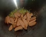 Foto langkah ke 2 dari resep Nasi Goreng Sosis.