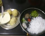 A picture of step 1 of Sabudana paratha.
