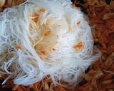 Foto langkah ke 3 dari resep Kulit lumpia isi bihun.