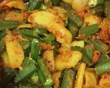 A picture of step 3 of Aloo Bhindi/ Okda Sabji.