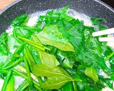 รูปขั้นตอนการทำที่ 7 ของ ต้มจืดไข่น้ำใบไชยาา ต้นผงชูรส😋🌿🍗🐣