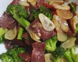 Foto langkah ke 3 dari resep Brokoli smooked beef.