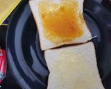 Gambar langkah 3 resipi Roti bakar kaya.
