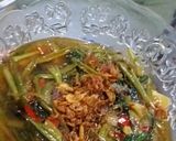 Foto langkah ke 6 dari resep Tumis Kangkung Saus Tiram Simple.