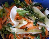 Foto del paso 3 de la receta: Ensalada de zucchini y zanahoria