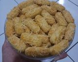 Foto langkah ke 3 dari resep Kastengel Keju edisi kuker lebaran rasanya mantul pokoke 😍😍.