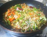 हाक्का नूडल्स (hakka noodles recipe in marathi) रेसिपी स्टेप 5 फोटो