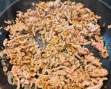 A picture of step 3 of Gapao rice.