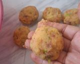 Foto langkah ke 5 dari resep Perkedel Kentang Kornet.