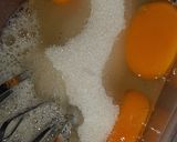 Foto del paso 2 de la receta: Bizcochuelo de frutilla