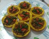 Foto langkah ke 14 dari resep Kue Lumpur Asin Toping Ayam.