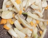 Foto del passaggio 1 della ricetta Pasta al forno con finocchi