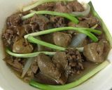 Hình bước làm 1 của món Lòng gà xào hành