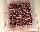Foto del passaggio 5 della ricetta Barrette di riso soffiato e cioccolato