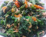 Foto langkah ke 2 dari resep Tumis Pedas Daun Labu.
