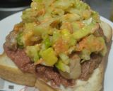 Foto del paso 4 de la receta: Sándwich🍗de pollo🥓y ensalada fresca🥯🧅🥑