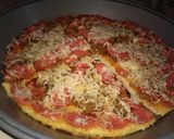 Foto langkah ke 3 dari resep Magic Com Crispy Meat Cheese Pizza.