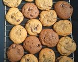 Foto langkah ke 5 dari resep Chocolate Chip Cookies.