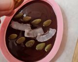 Foto del paso 3 de la receta: Figura de chocolate con forma de huevo 🥚"Huevo de Pascua" versión saludable, nutritiva y fácil