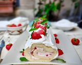 Foto del passaggio 8 della ricetta Rotolo di panna e fragole