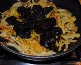 A picture of step 4 of Persian prune stew with chicken.