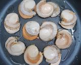 รูปขั้นตอนการทำที่ 1 ของ หอยเชลล์กริล (ホタテバター焼き)