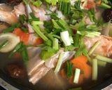รูปขั้นตอนการทำที่ 4 ของ แซลม่อนต้มซีอิ๊ว 🐟🍲