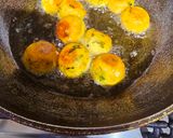 A picture of step 4 of Mashed potato fritters /pakora.