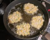 A picture of step 4 of Indonesian Corn Fritter.