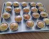 Foto langkah ke 6 dari resep Cupcake pisang lembut.