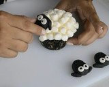Foto del paso 8 de la receta: Cupcakes de ovejas!