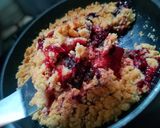 صورة لخطوة 6 من وصفة كرمبل الفواكه الحمراء / Berries crumble