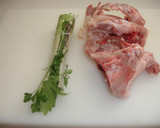 Foto del paso 1 de la receta: Caldo de ave con Bouquet Garni