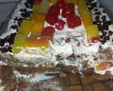 A picture of step 8 of Fruit cocktail pastry with 3 minutes microwave oven brownies.