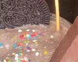 A picture of step 2 of Oreo Bubble Shake.