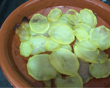Foto del paso 7 de la receta: Bacalao en salsa gratinado con patatas y toque de eneldo