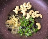 A picture of step 4 of Green Peas Pulao.