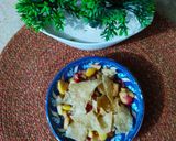 A picture of step 4 of Papri fruit chat.