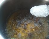 A picture of step 2 of Kashmiri kahwa.