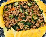 รูปขั้นตอนการทำที่ 4 ของ กะเพราหมูสับห่อไข่ คีโต