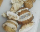 Foto del paso 2 de la receta: Setas shiitake acompañadas por espárragos trigueros
